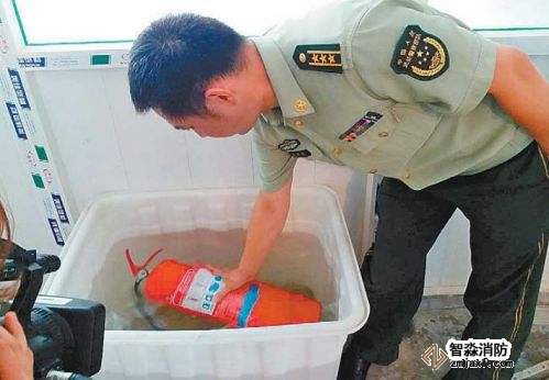 一種滅火器氣密性檢測設備